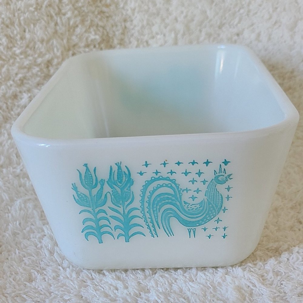 Vintage Pyrex Amish Butterprint Refrigerator Dish, #502 (1.5pt.)
